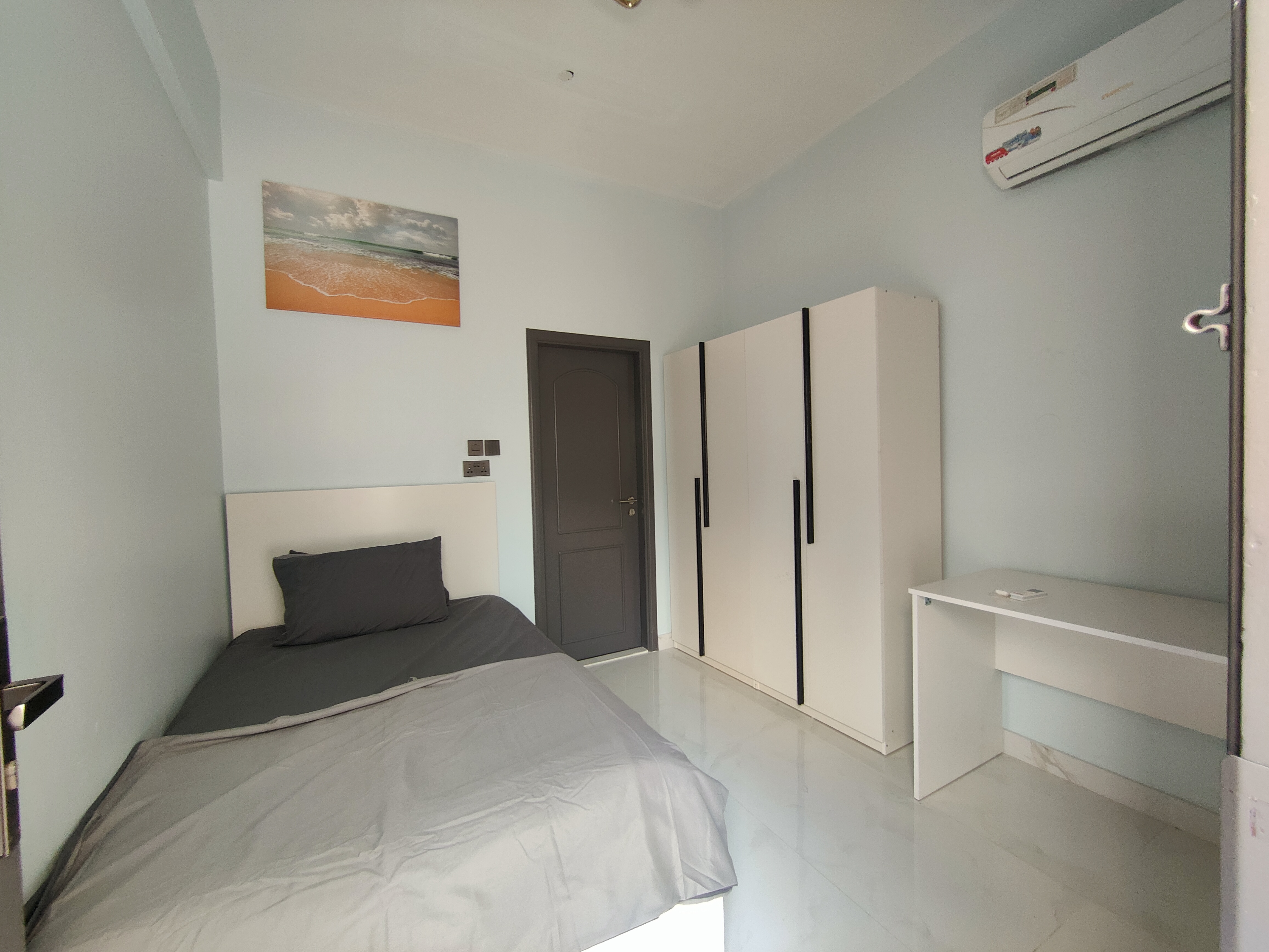 Furnished room — O802